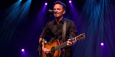 Image of Chris Tomlin In Honolulu