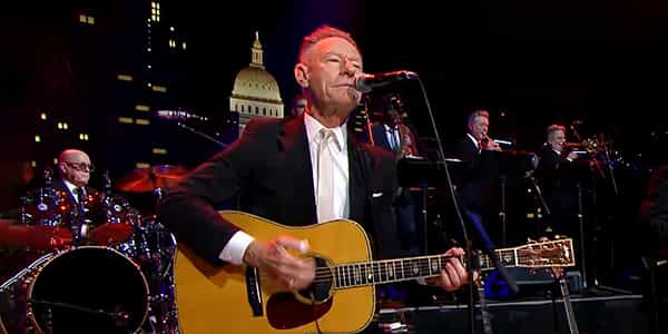 Image of Lyle Lovett In Wilmington