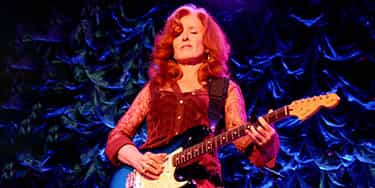 Image of Bonnie Raitt In Lubbock